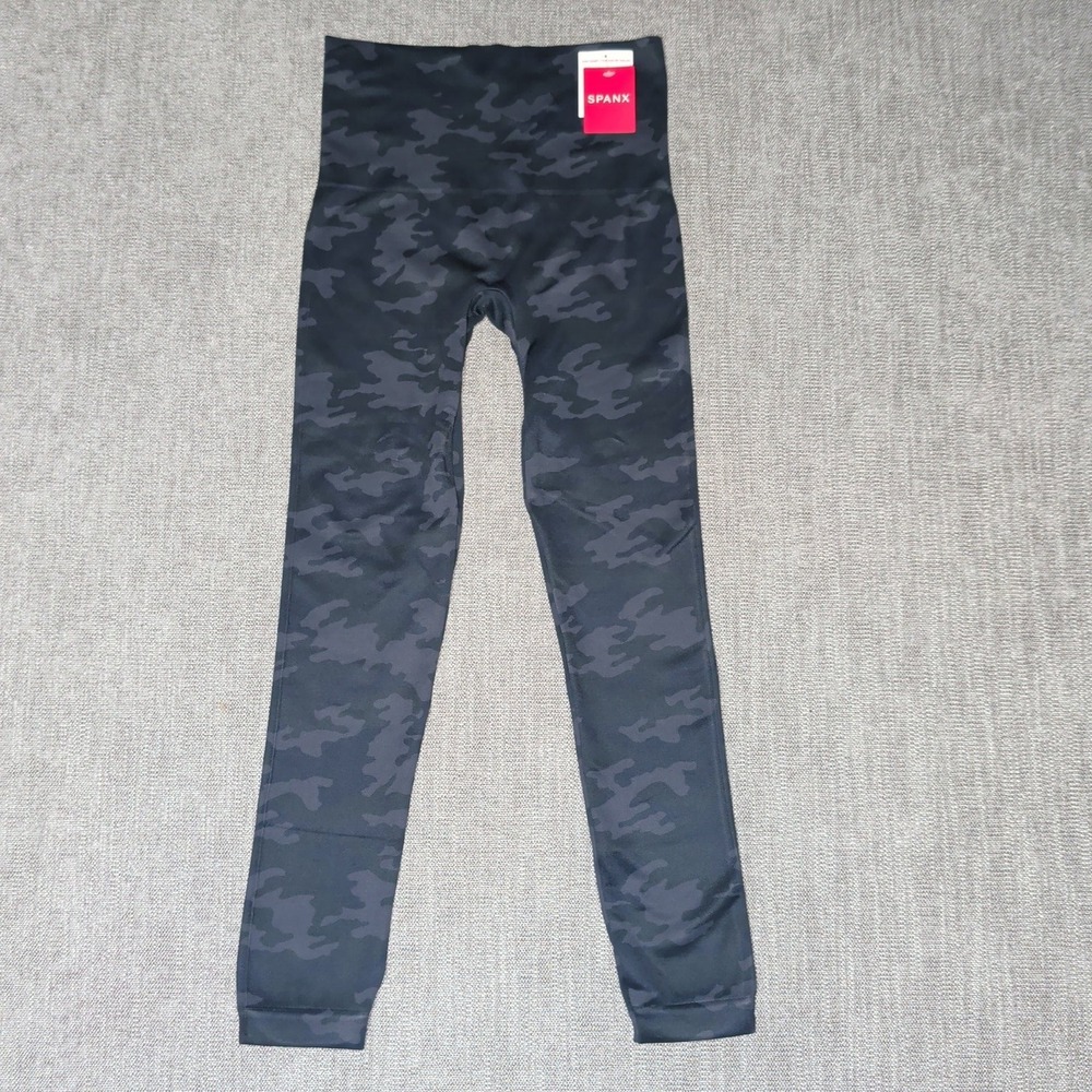 Spanx Look At Me Now Seamless Leggings Black Camo High Waist Medium 20344R